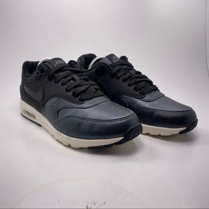 Nike Women's Black, Gray and White Sneakers